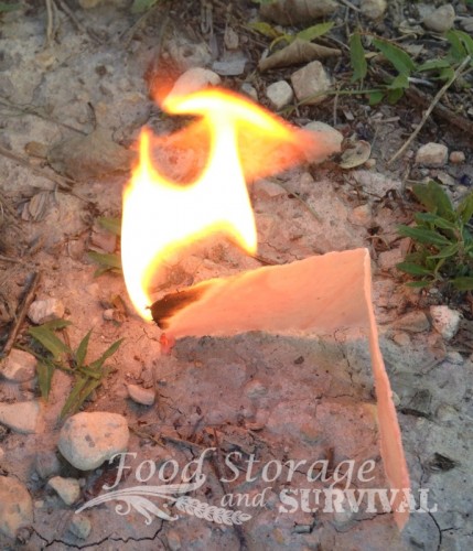Make Your Own Super Simple Wallet Sized Fire Starters!  from http://foodstorageandsurvival.com